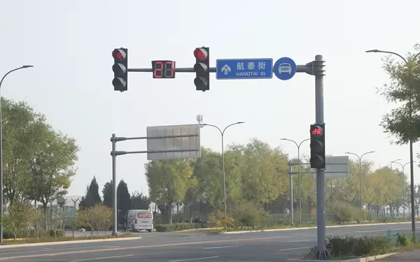 Даксинг аэропортунун айланасында 400 аз кубаттуу жарык берүүчү приборлор жана 800600 артка эсептөө таймери