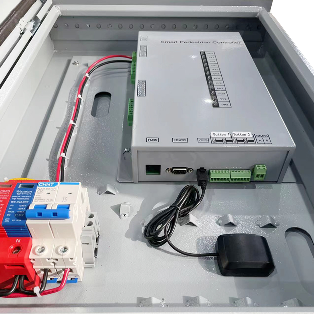 Жөө жүргүнчүлөр өтүүчү жол кыймылынын көзөмөлдөөчүсү