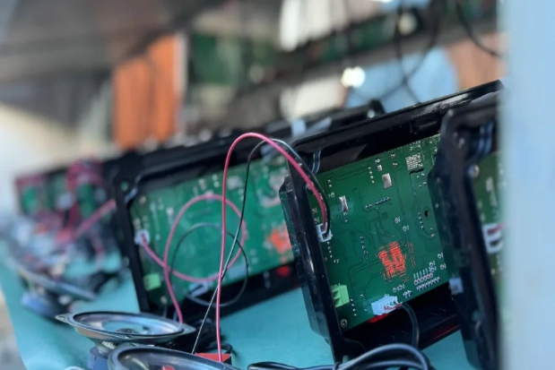 Пластикалык турак-жайы бар FAMA укма жөө сигналдары ноябрда сатылган 7,500 бирдикке жетет, 1,000ден ашык кесилиштерде орнотулган Пластикалык турак-жайы бар FAMA укма жөө сигналдары ноябрда сатылган 7,500 бирдикке жетет, 1,000ден ашык кесилиштерде орнотулган