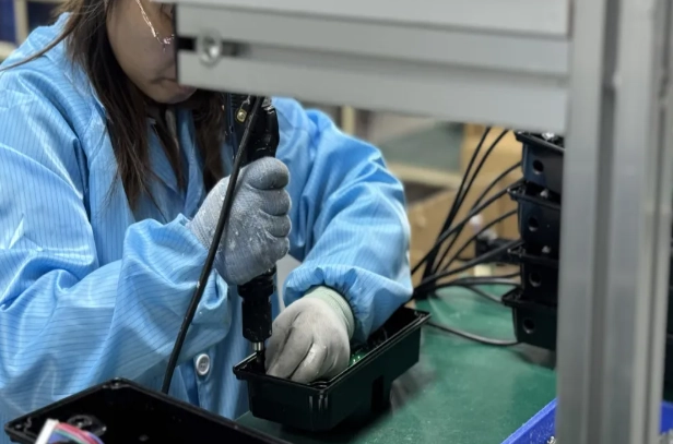 Пластикалык турак-жайы бар FAMA укма жөө сигналдары ноябрда сатылган 7,500 бирдикке жетет, 1,000ден ашык кесилиштерде орнотулган Пластикалык турак-жайы бар FAMA укма жөө сигналдары ноябрда сатылган 7,500 бирдикке жетет, 1,000ден ашык кесилиштерде орнотулган